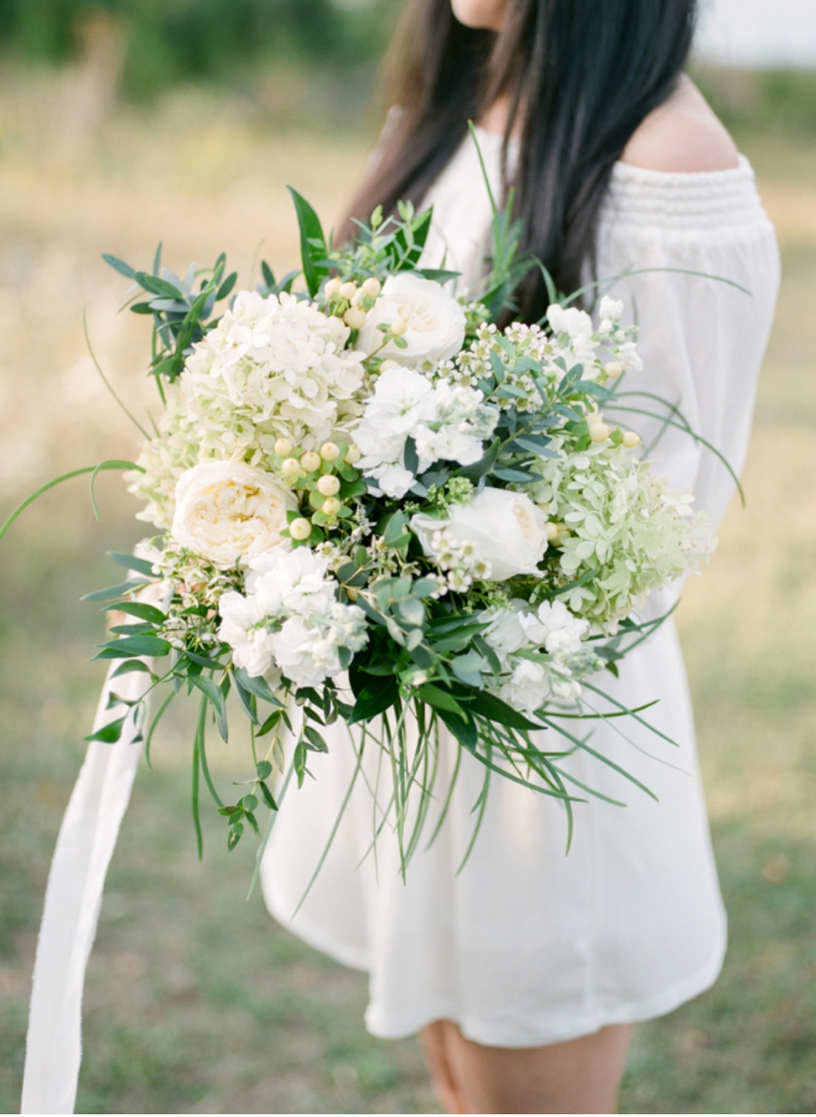 Bohemian-Bride-with-Bouquet