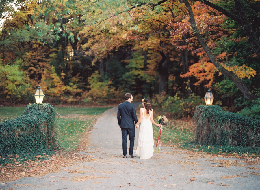 Bride-and-Groom-with-Fall-Foliage