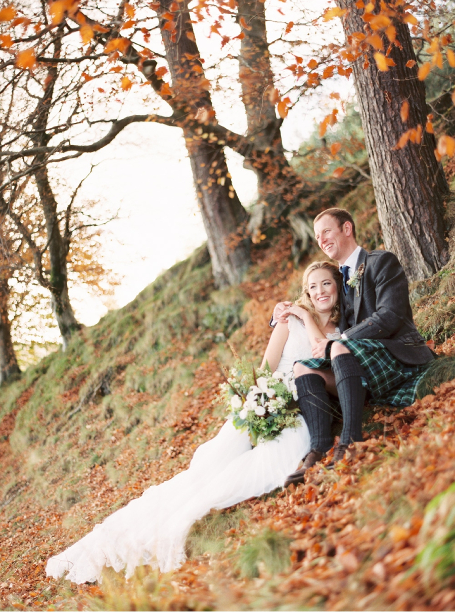 Bride-and-Groom-on-Scottish-Hillside