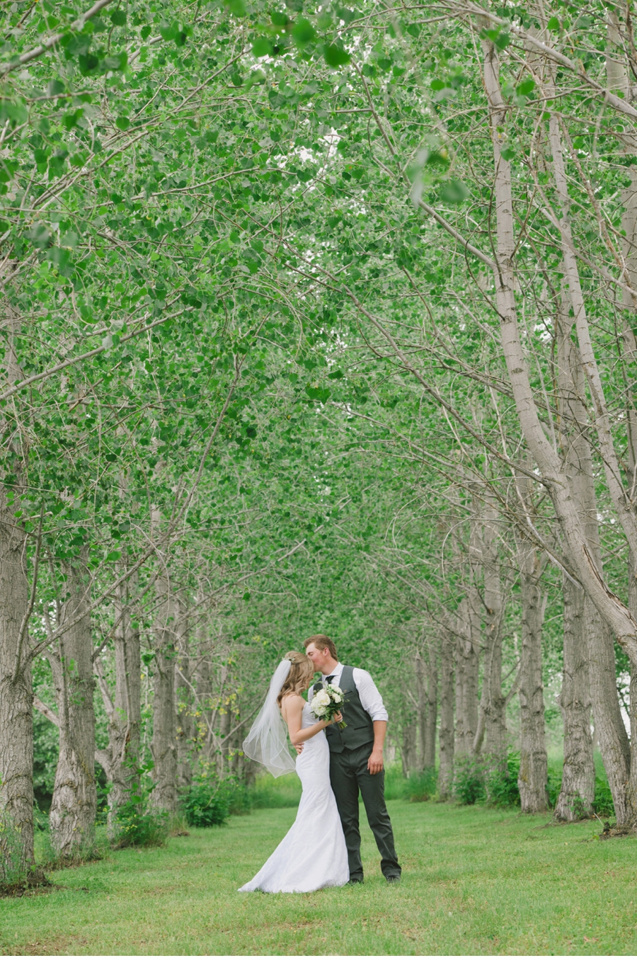 Bride-and-Groom-Country-Wedding