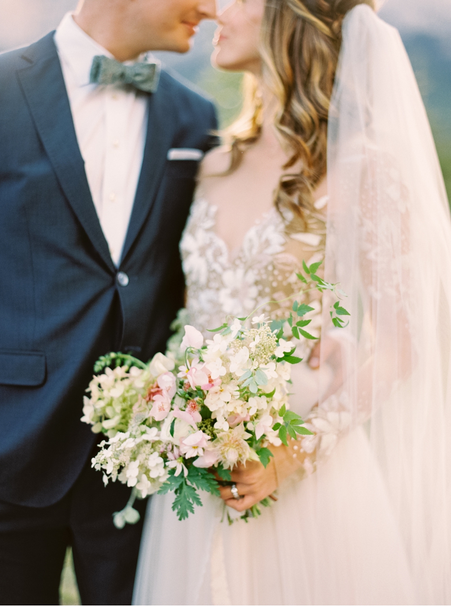 Soft-Organic-Wedding-Inspiration