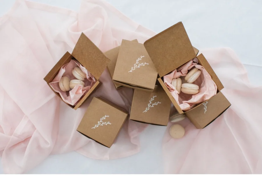 Pink-Macarons-Wedding-Favor