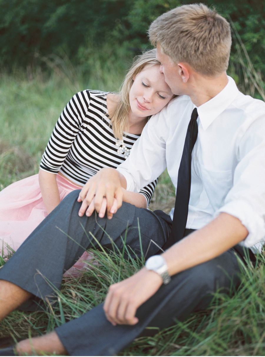 Meadow-Engagement-Shoot