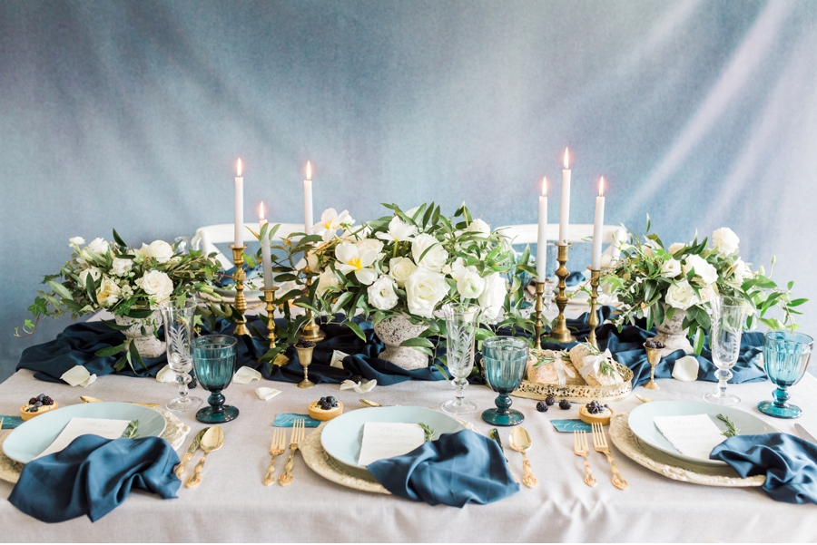 Teal-and-Gold-Wedding-Tablescape