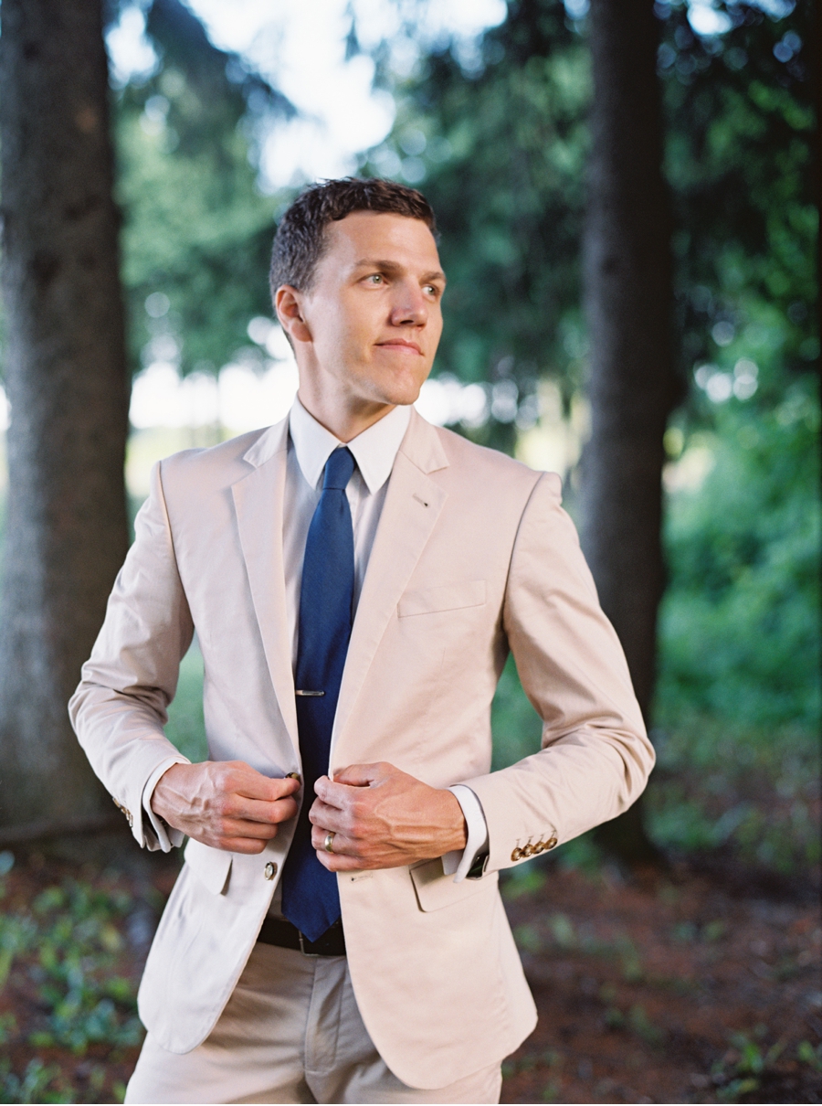 Groom-in-Pale-Suit