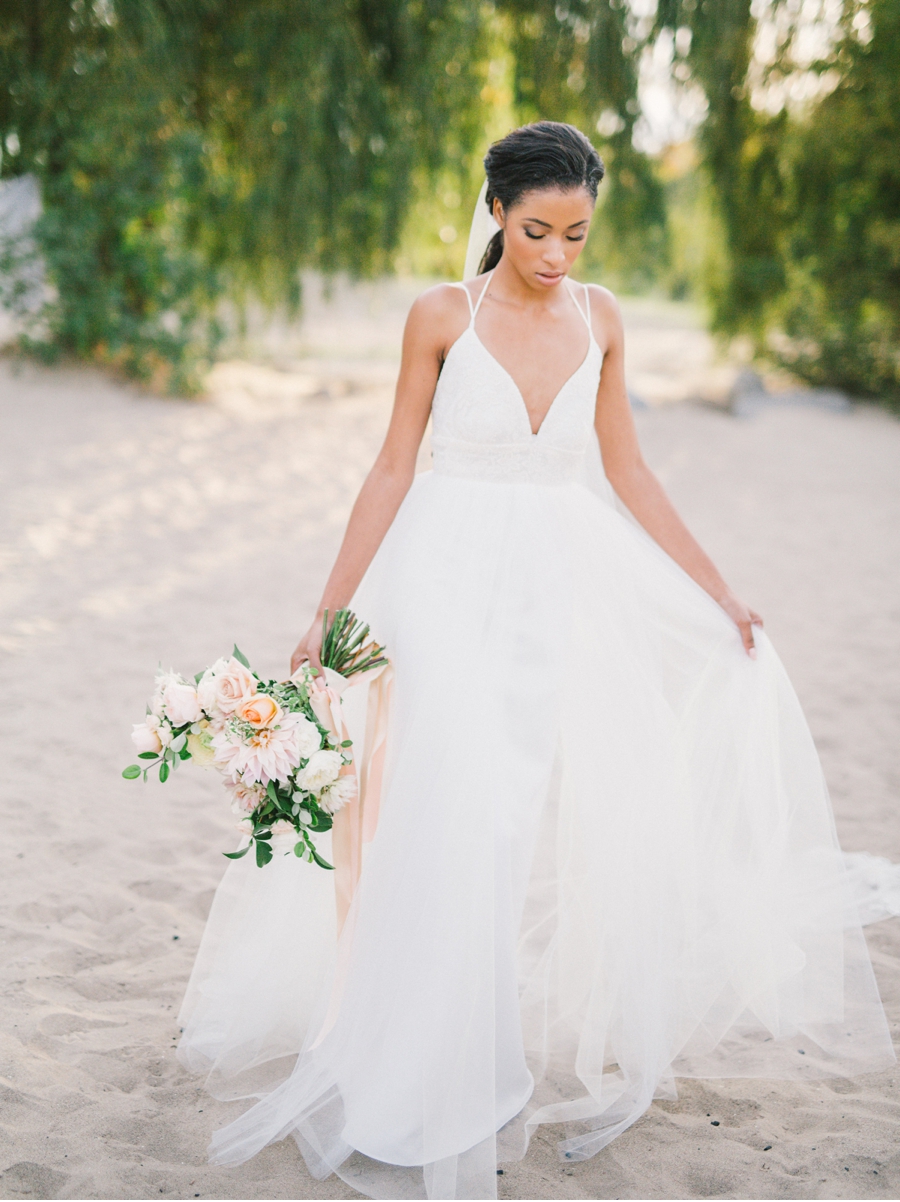 Romantic-Beach-Bridal-Style