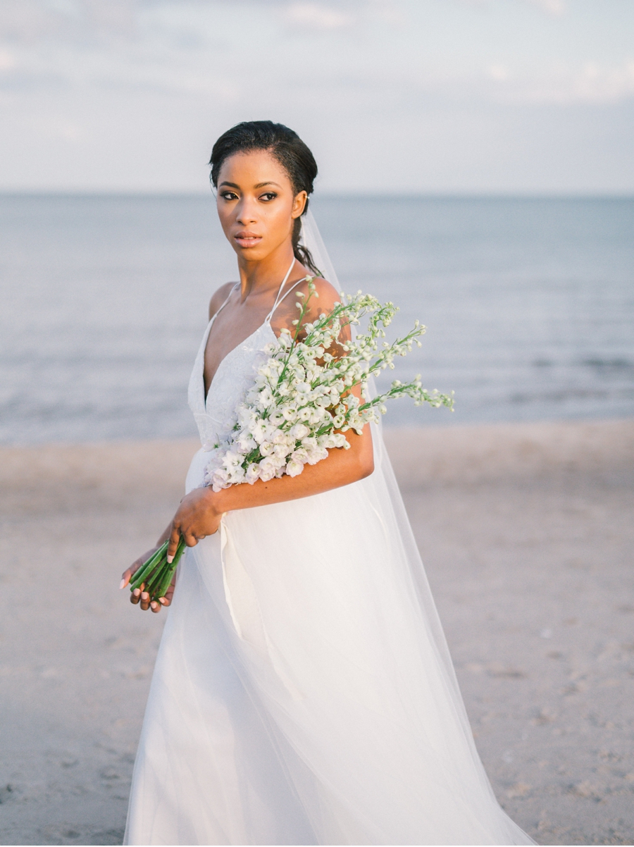 Bridal-Portraits-at-Sunset-by-the-water
