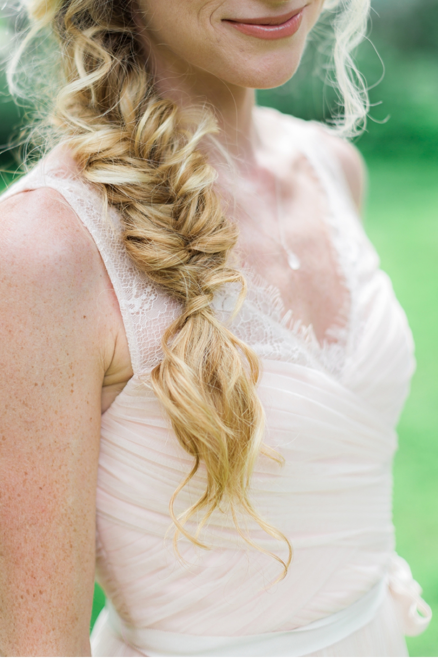 Bridal-Side-Braid-Wedding-Looks