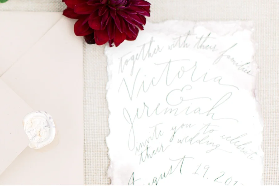 Red-and-Blush-Floral-Inspiration