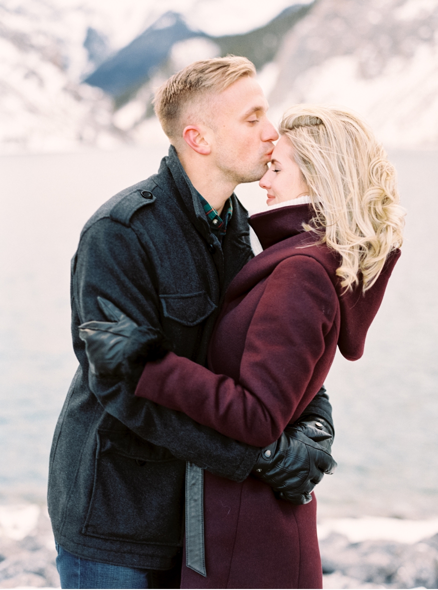Engagement-Portraits-in-Snowy-Canadian-Rockies