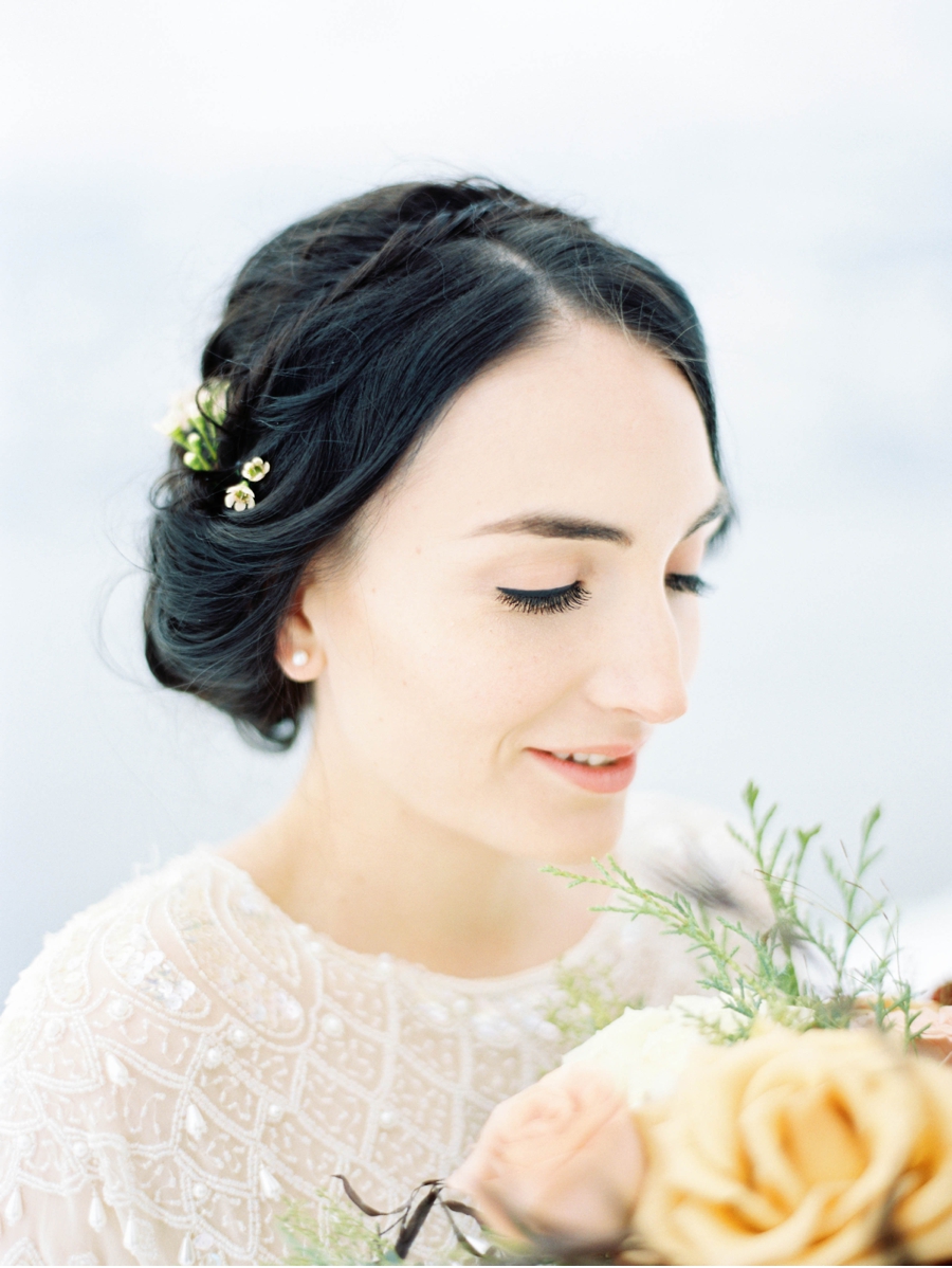 Winter-Wedding-Bridal-Style