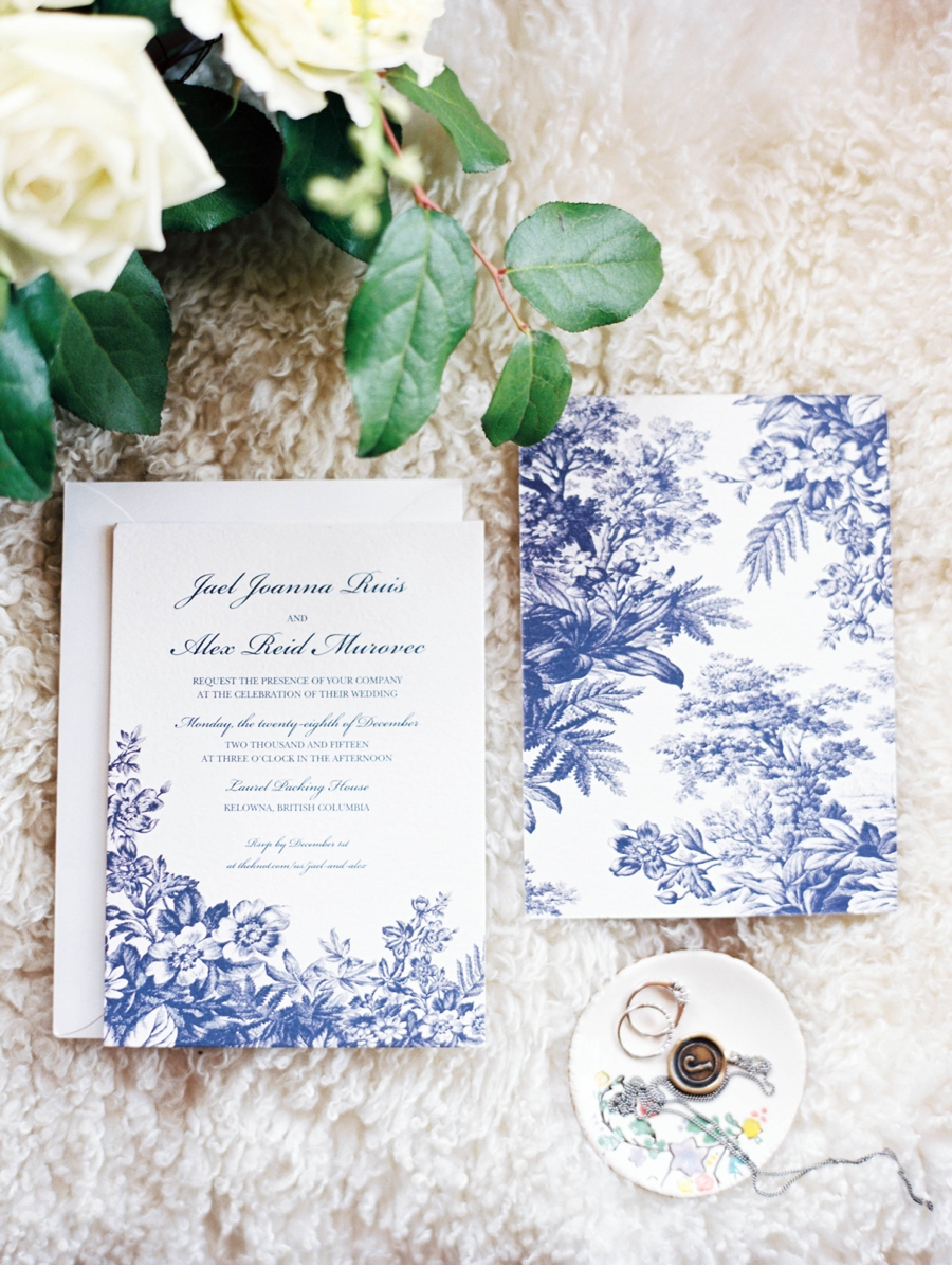 Blue-and-White-Heirloom-Wedding-Invitations