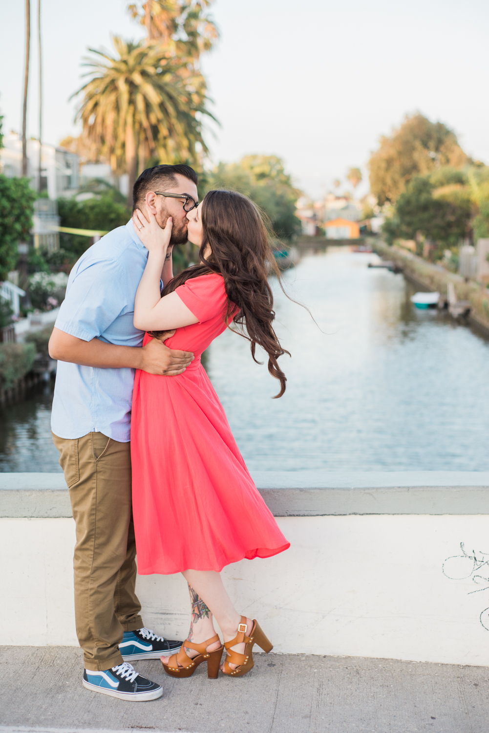 lauren&anthony-venice-canals-engagement-session-photography-los-angeles-wedding-photographer-venice-4.jpg