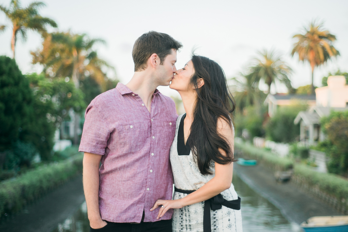 daisy&adam_venice_canals_engagement_session_photography_los_angeles_based_wedding_photographer-20.jpg