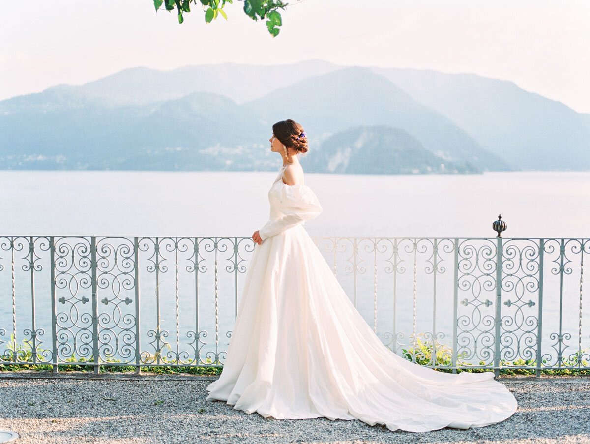 Bridal portrait on Lake Como