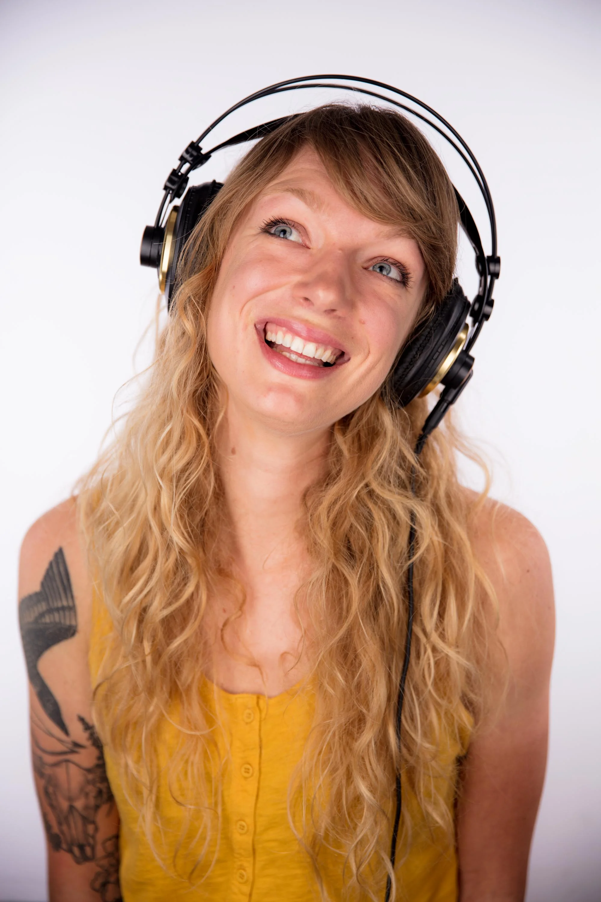 DJ Erica Schwanke Ask Erica how she became a DJ and she’ll tell you that there really wasn’t any other way. Raised by two music-obsessed parents – her dad still hosts a community radio show – Erica has been a music enthusiast since childhood. Though she left her rural Minnesota roots behind for the music-rich cities of Minneapolis and Chicago, she took her passion with her: spinning vinyl in numerous bars, hosting radio shows, and packing dance floors all along the way. After years of hauling her gear through slush and snow, she said ‘see ya later’ to brutal Midwest winters and moved to sunny California where she co-founded Heart of Gold DJs.