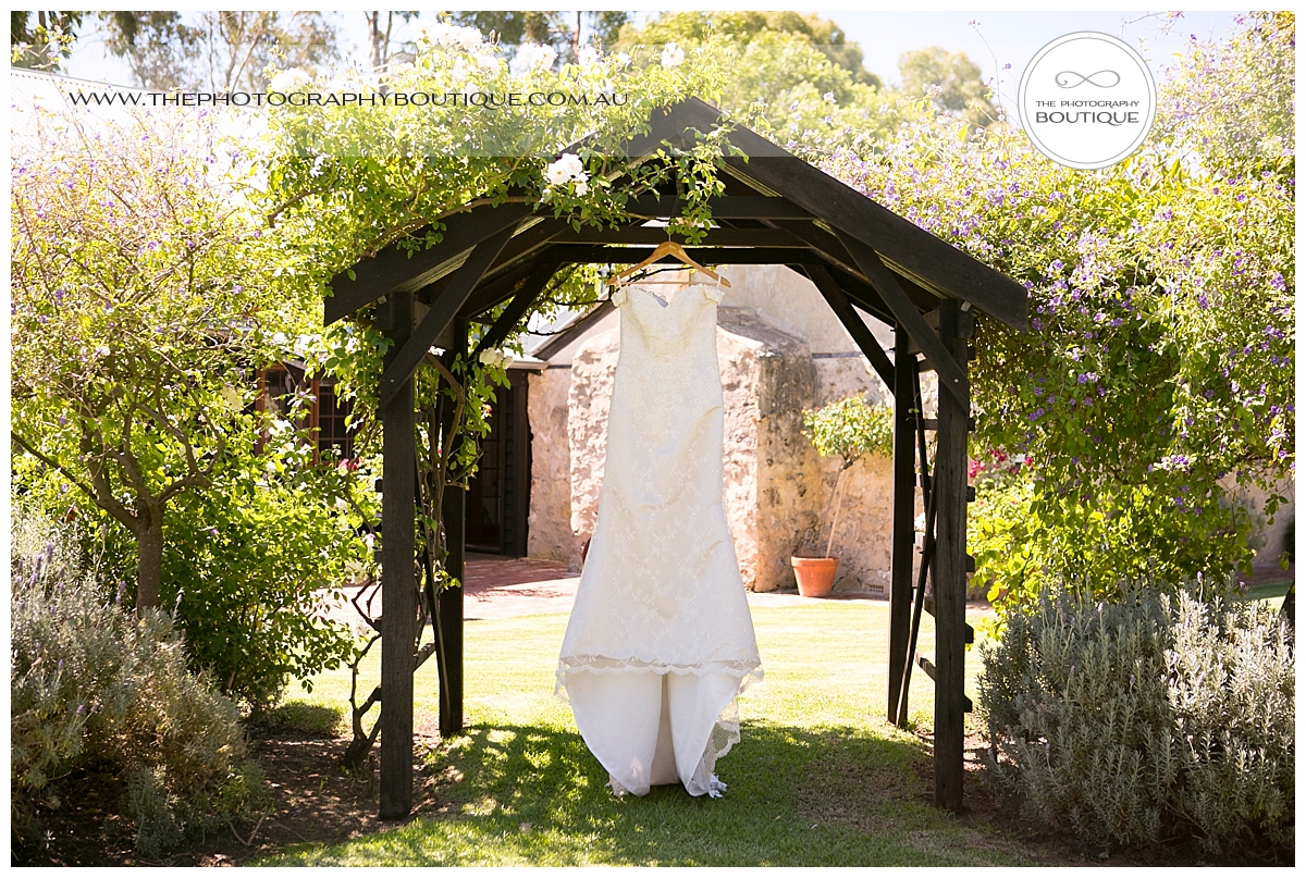Old Broardwater Farm Wedding -29.jpg