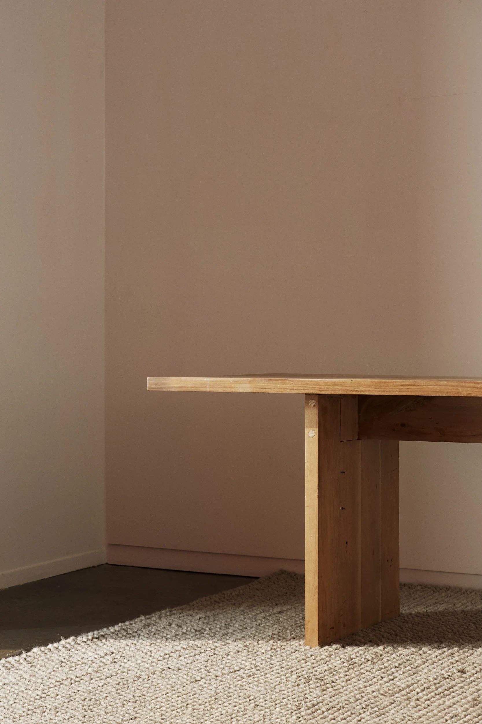 TABLE 01 Seear-Budd Ross Wellington, New Zealand