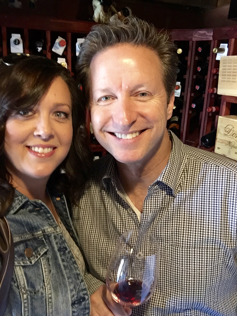 After church on Sunday we went to a wine pick up party at Alex's vineyard. Each time Alex has wine and cheese and lots of food in his beautiful vineyard and then you pick up your quarterly shipment of wine and olive oil. It's a great day and a fun time to visit with people!