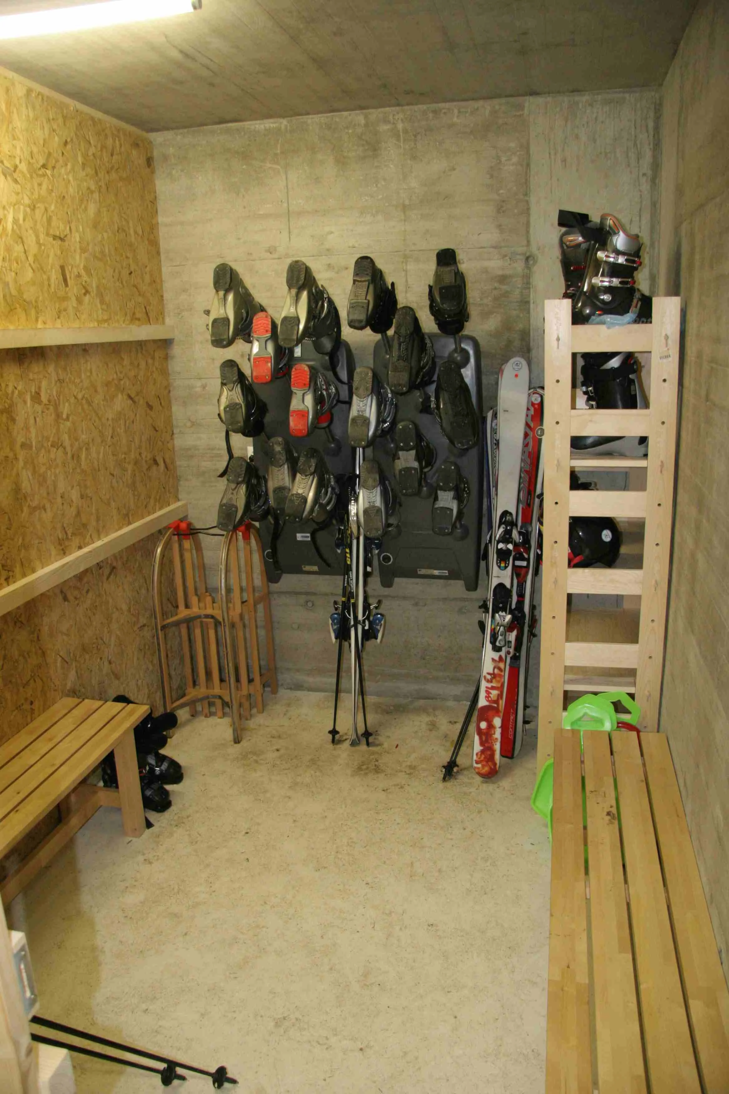 Photo 27 cave.JPG