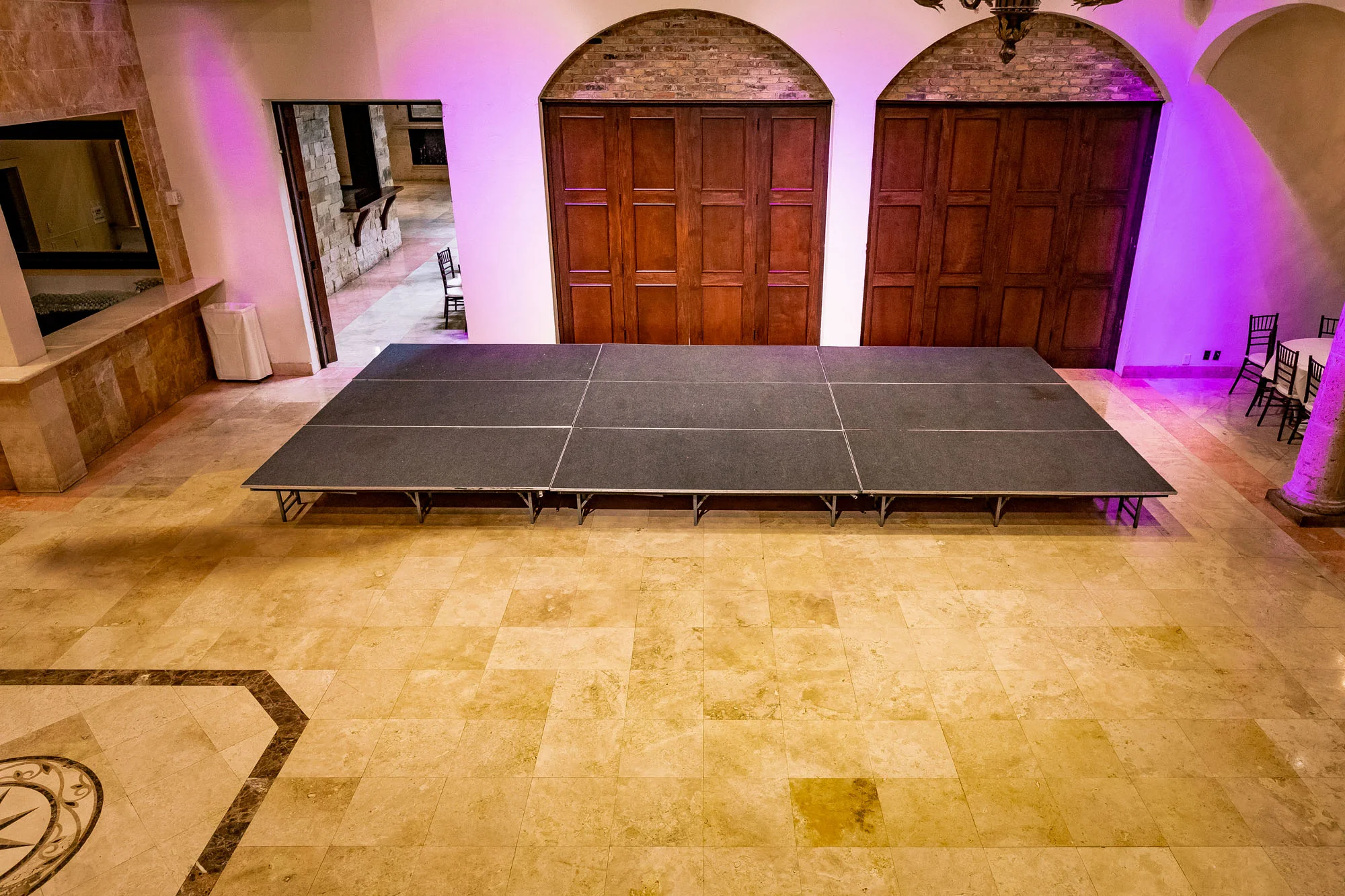 Carillon Doors Stage - F