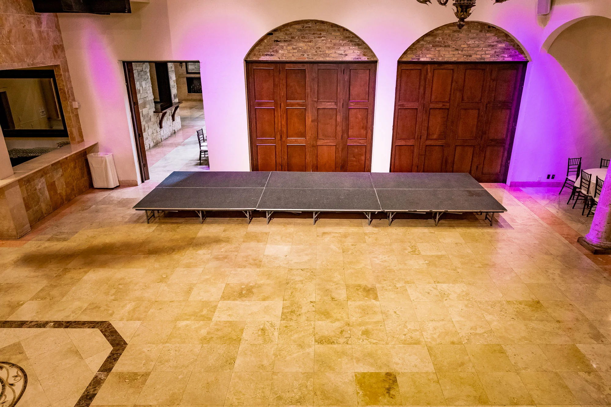Carillon Doors Stage - C