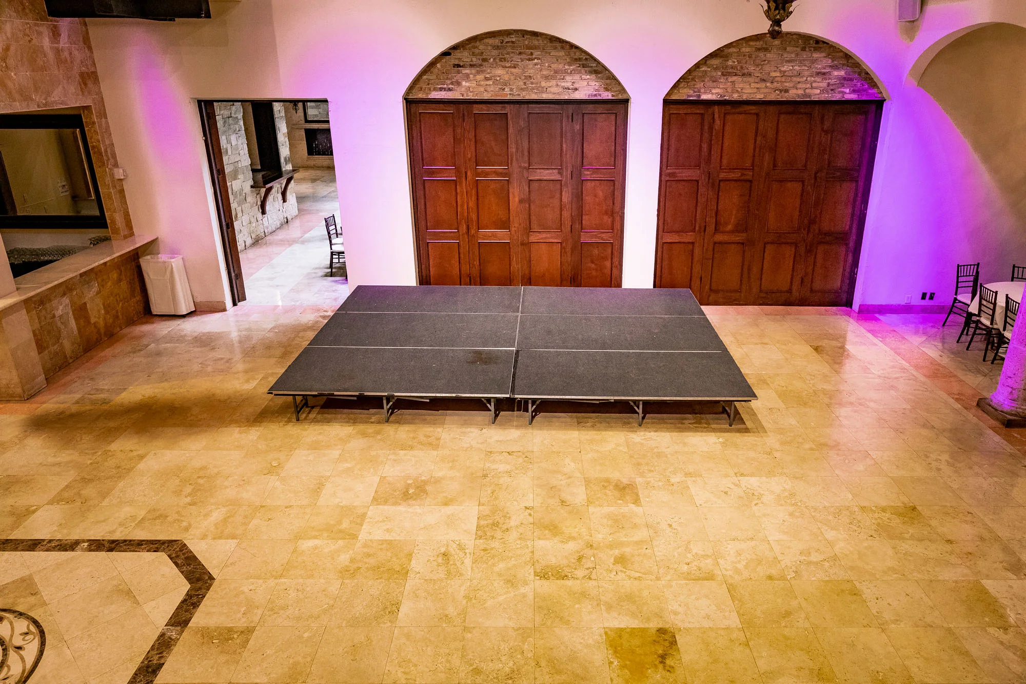 Carillon Doors Stage - D