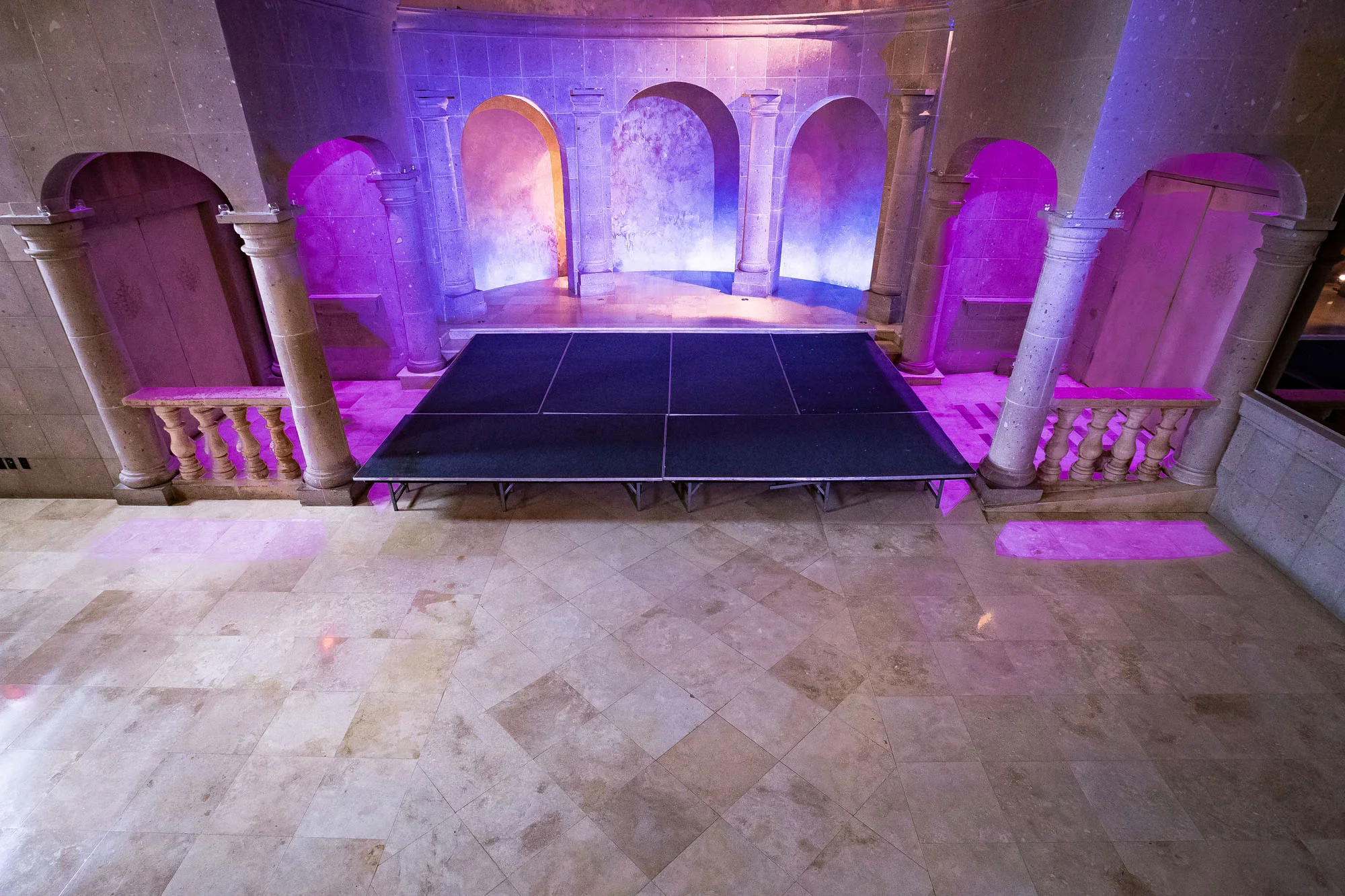Candela Altar Stage - H