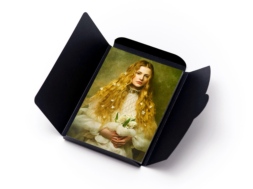 Jingna-Zhang-Postcard-Set---Box-Packaging-Designc.jpg