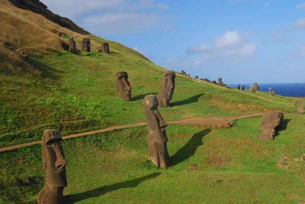 easter-island-statue-bodies-4.jpg