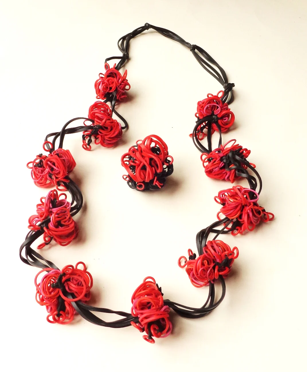 roses long ring.jpg