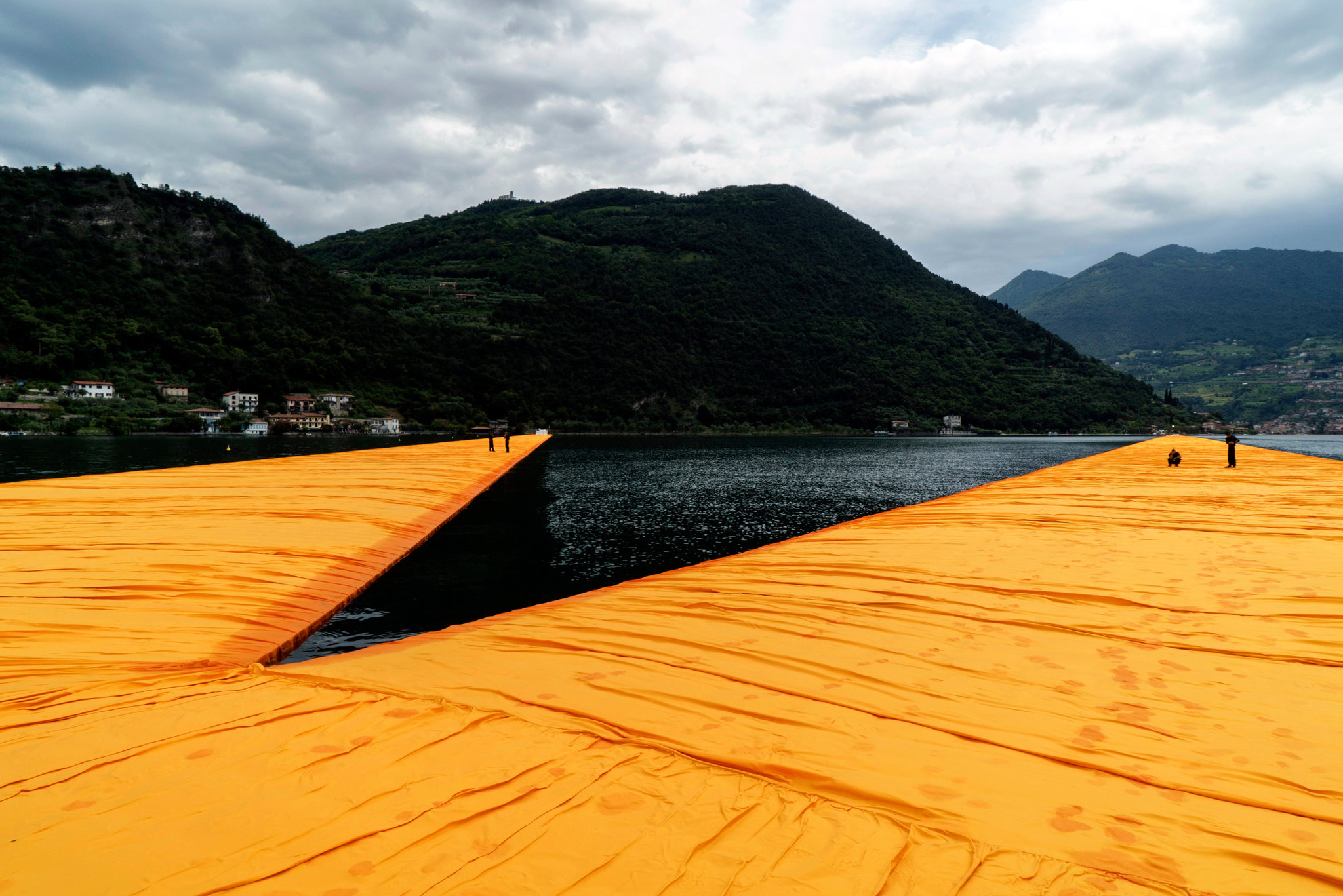 17christo-angle-superJumbo.jpg