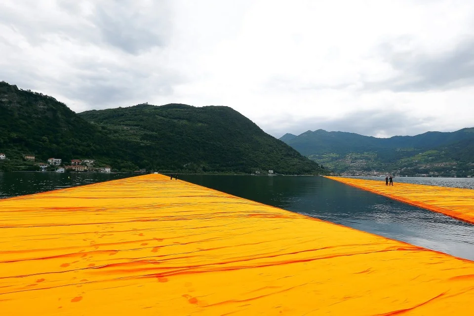 2016-06-16T132055Z-1585644726-D1AETKFYFNAA-RTRMADP-3-ITALY-ARTS-FLOATING-PIERS-15663-15664.jpg