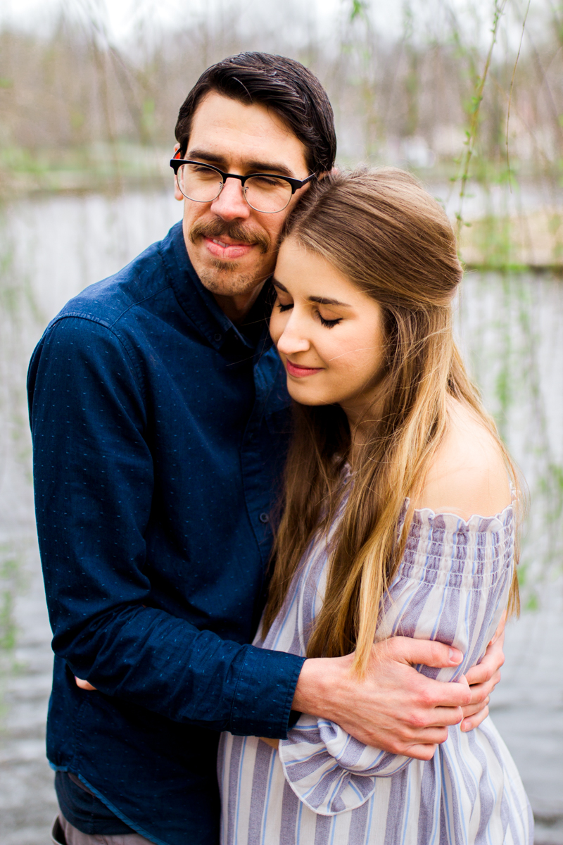  Kansas City Loose Park spring maternity session under the willow tree by the pond Kansas City maternity photographer 