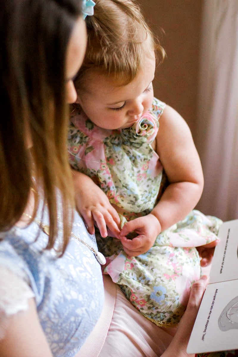  Kansas City Family photographer, in-home lifestyle family photography mother and daughter reading Rebecca Clair Photography 