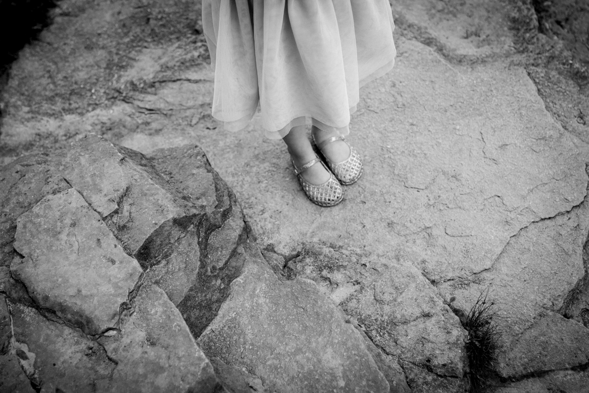  Rebecca Clair Photography Kansas City MO lifestyle family photographer Line Creek Trail Family Session detail shot black and white photo 