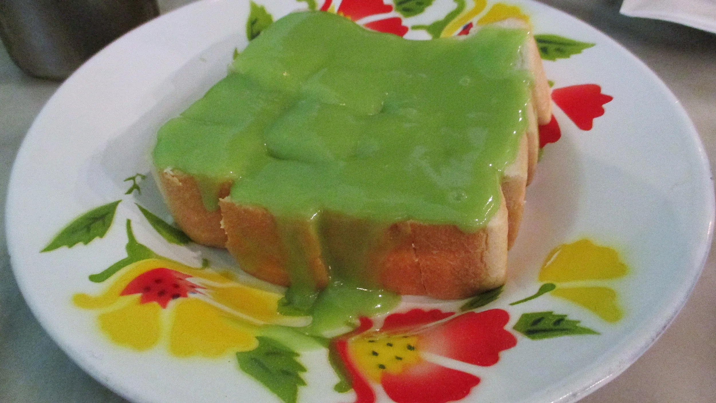 Pandan custard bread