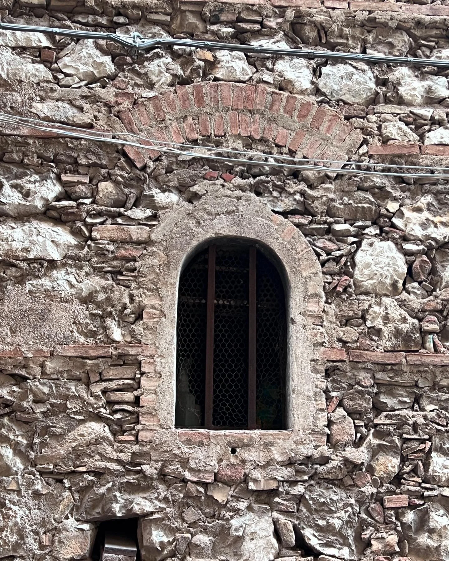 Measure twice cut ones or &hellip;
.
.
.
.

#design #architecture #building #history #archeology #italy