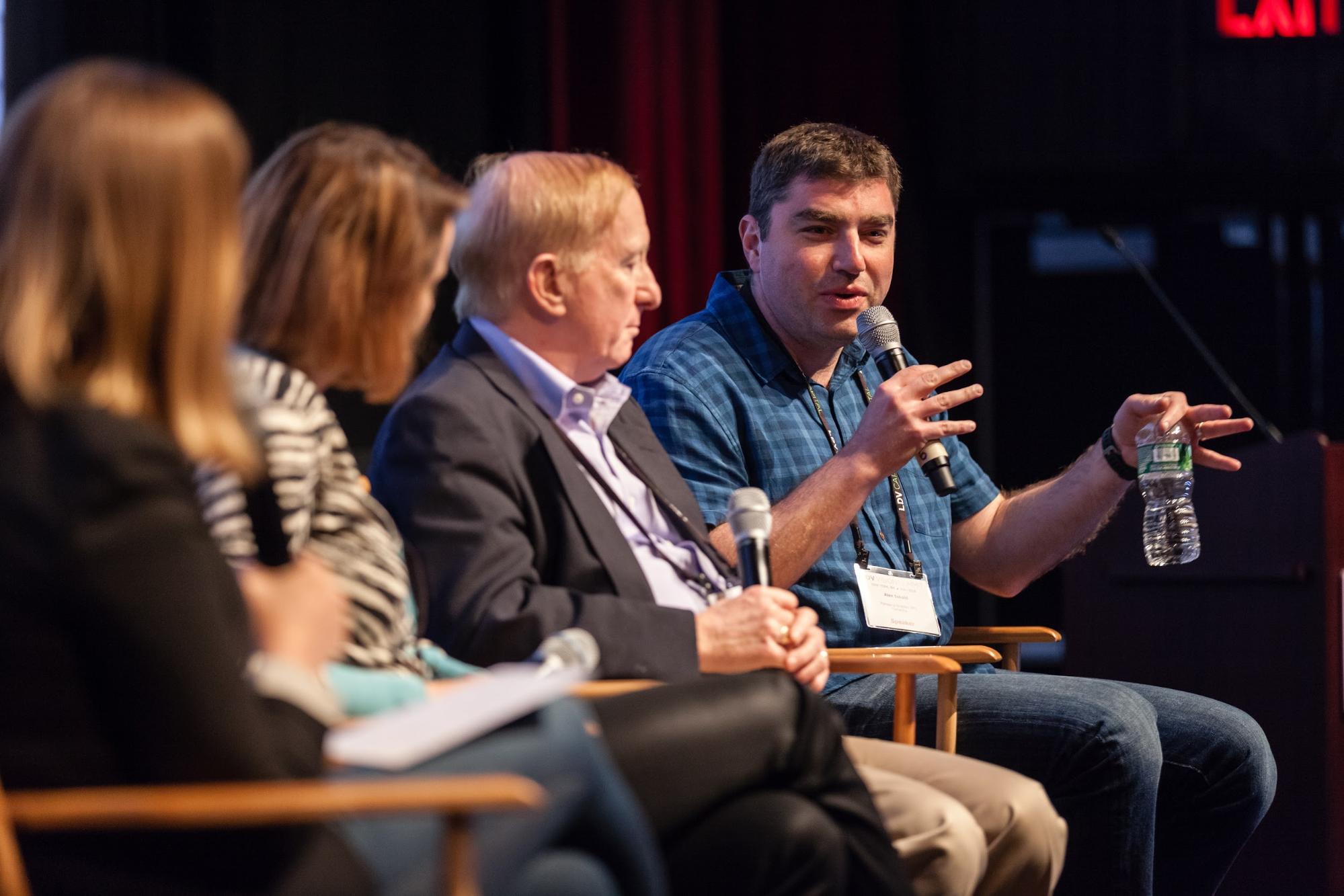 (Speaking) Alex Iskold, Managing Director of Techstars © Robert Wright/LDV Vision Summit