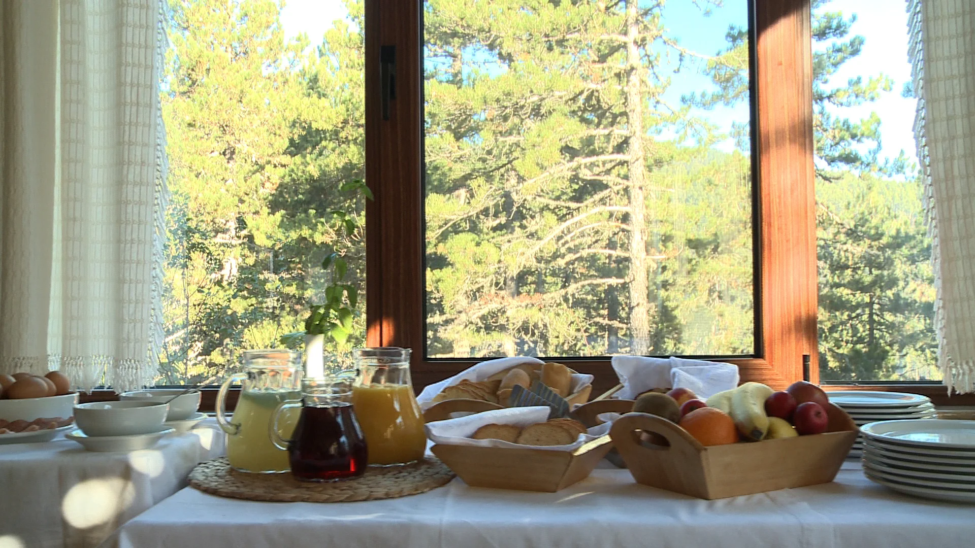hotel_breakfast1.jpg