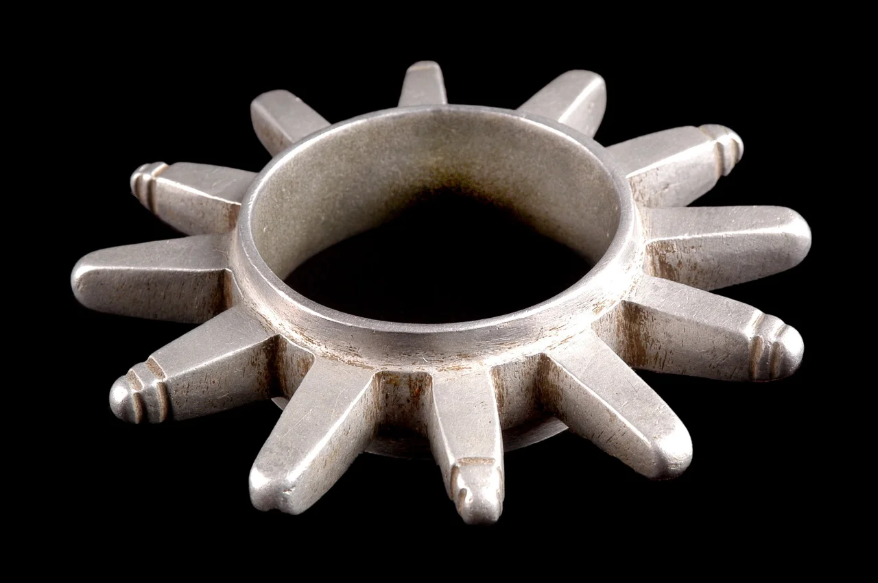  ALGERIA Bracelet with aluminium spikes, sokho kergiu wani, Tabelbala oasis. 20th century 