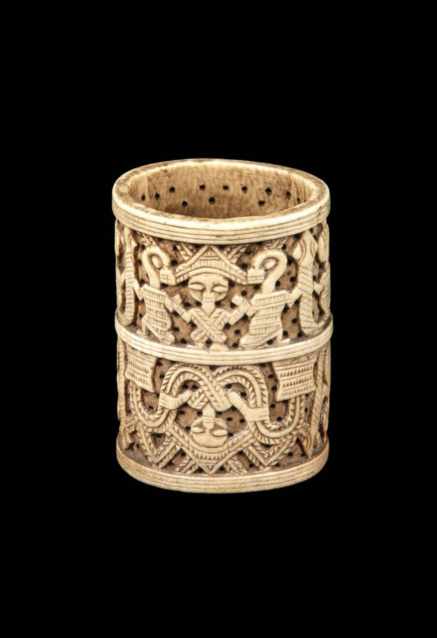 NIGERIA Ivory bracelet, Yoruba. 18th century 