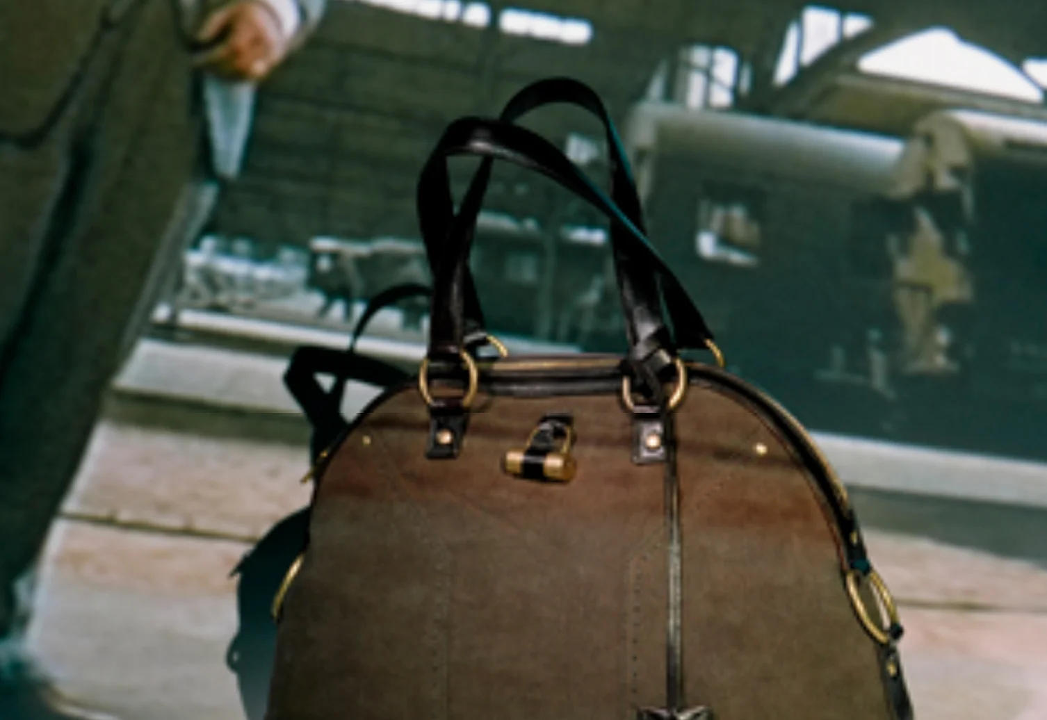 Yves Saint Laurent, Sac Muse en cuir et toile, Style Karina Jeffrey - Photography Marjolijn de Groot, for ICONOfly, 2006