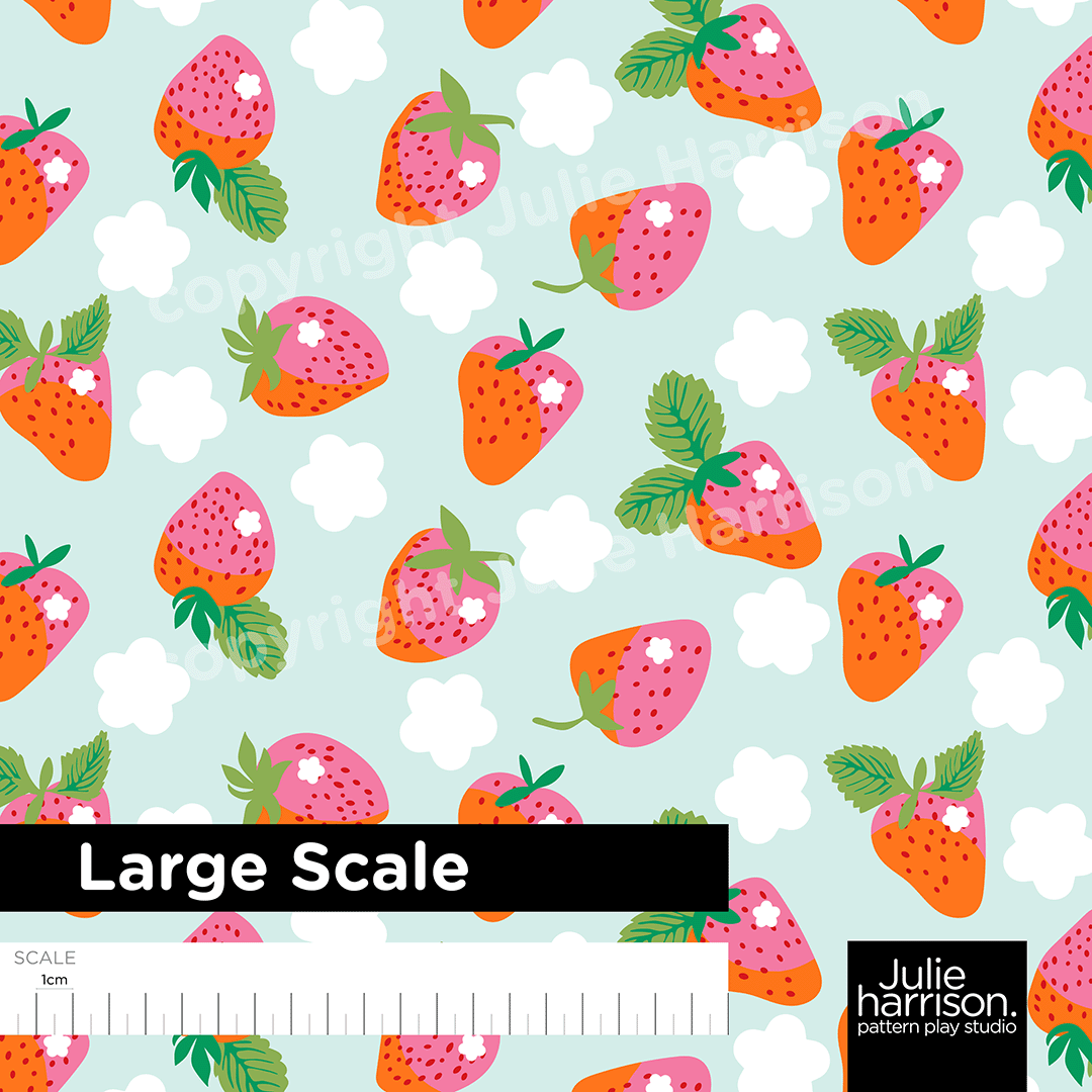 Scale_Strawberry_Sundae_LightBlue_Large.png