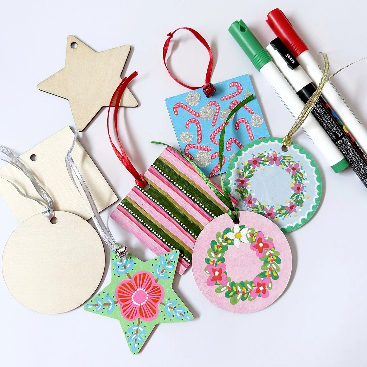 Ornaments-closeup-3-white-background-1000px.jpg