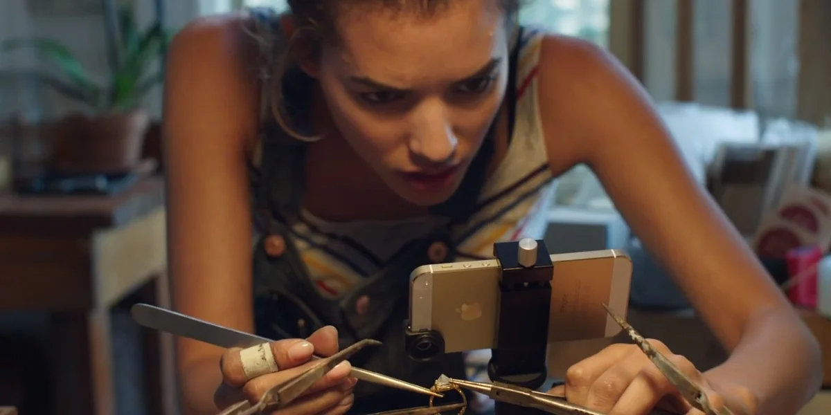 Apple_-_iPhone_5s_-_Dreams_-_YouTube
