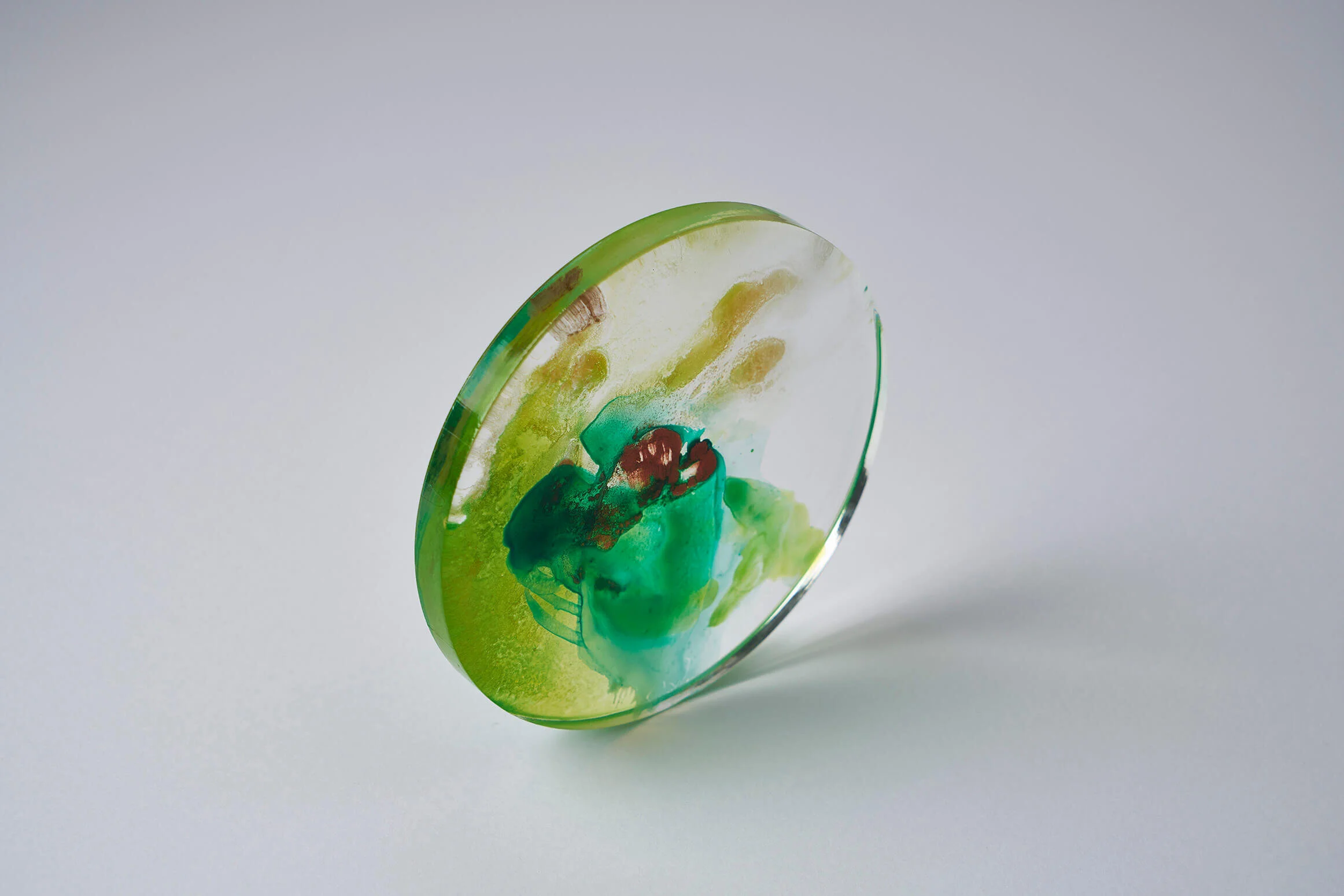 Acrylic and resin on plexiglass, ⌀11.5 x D1 cm, 2020