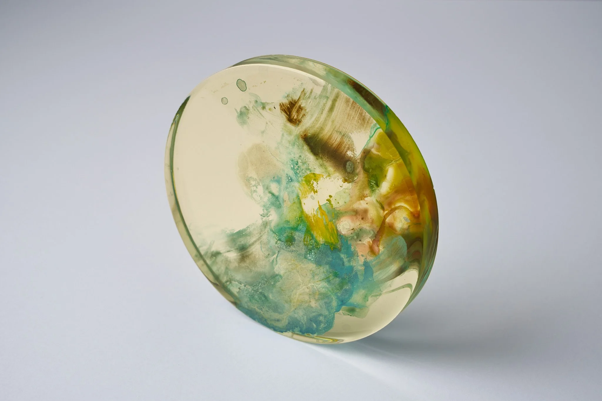 Acrylic and resin on plexiglass, ⌀14.5 x D1.5 cm, 2020 