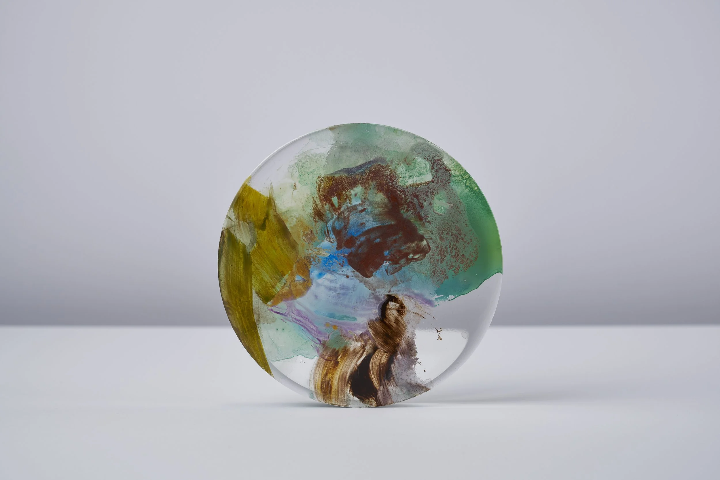 Acrylic and resin on plexiglass, ⌀13 x D1.5 cm, 2020