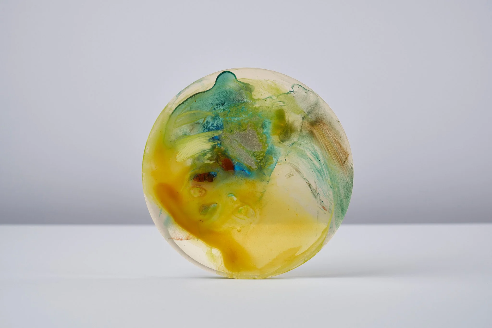 Acrylic and resin on plexiglass, ⌀14 x D1 cm, 2020